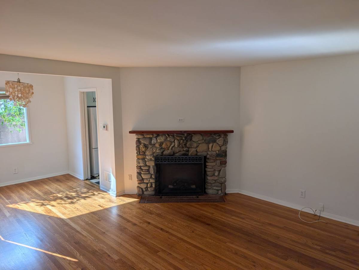 Apartment for rent at 1007 Pacific St, Santa Monica, CA 90405