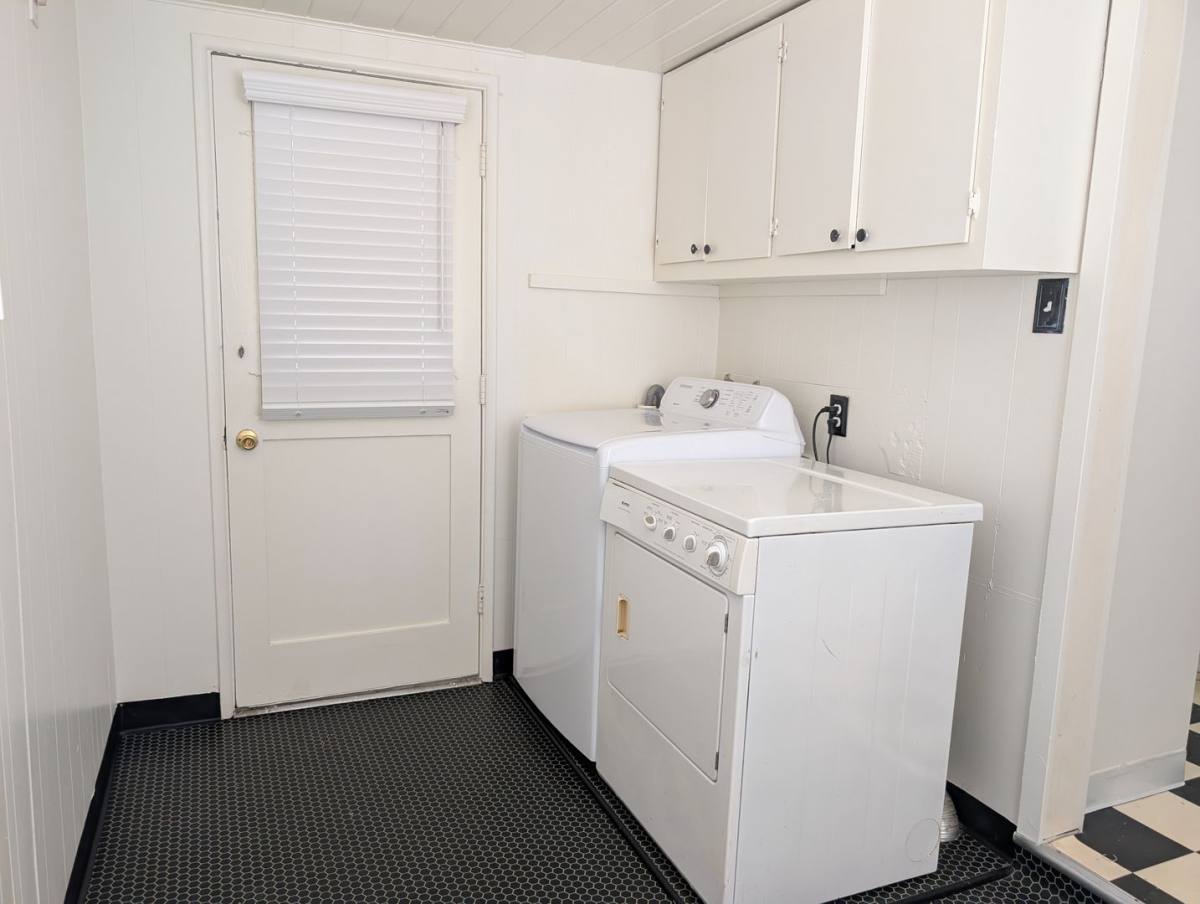 Apartment for rent at 1007 Pacific St, Santa Monica, CA 90405
