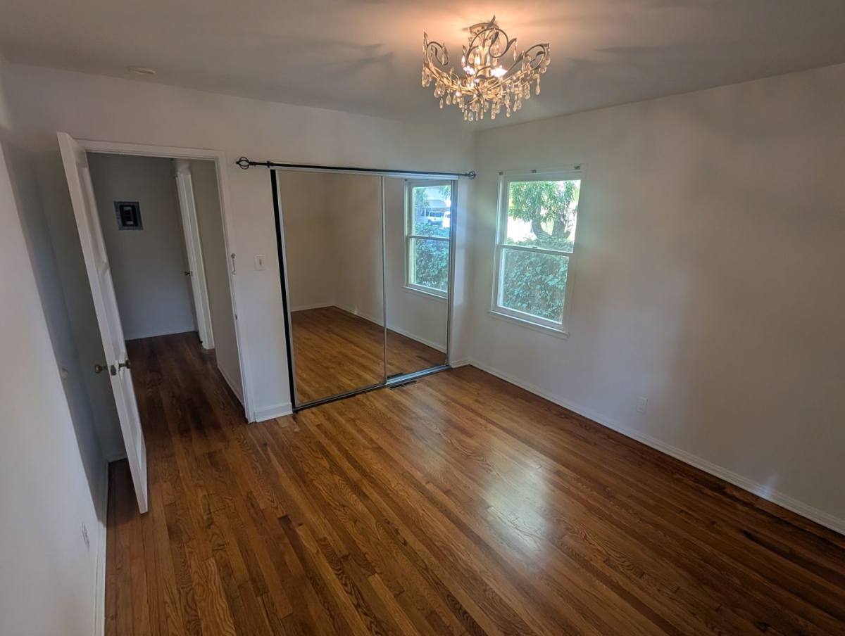 Apartment for rent at 1007 Pacific St, Santa Monica, CA 90405