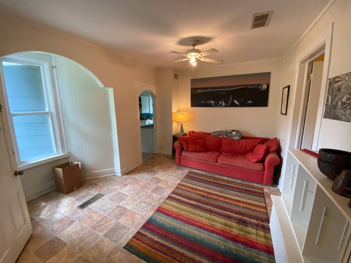 House for rent at 819 S Van Buren, Iowa City, IA 52240