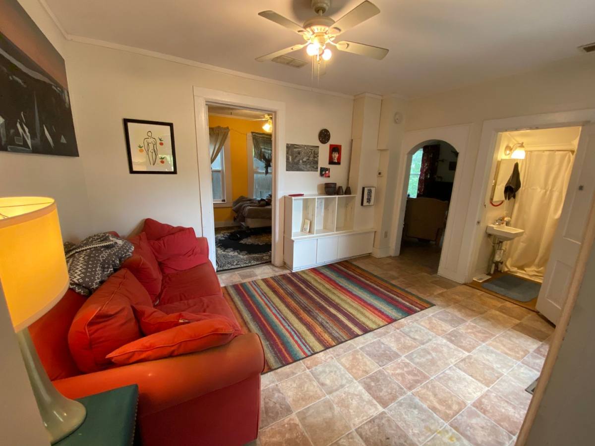 House for rent at 819 S Van Buren, Iowa City, IA 52240