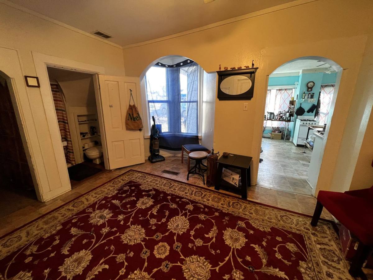 House for rent at 819 S Van Buren, Iowa City, IA 52240