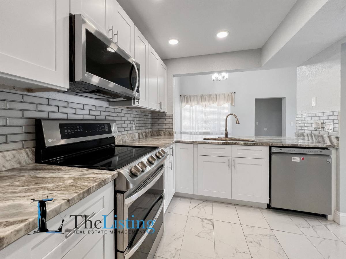 Condo for rent at 2482 Lakeway Branch Dr, Orlando, FL 32839