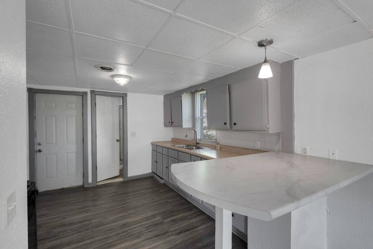 House for rent at 338 29th Ave, East Moline, IL 61244