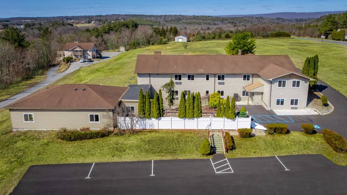 Apartment for rent at 1111 Weir Lake Rd #1, Brodheadsville, PA 18322