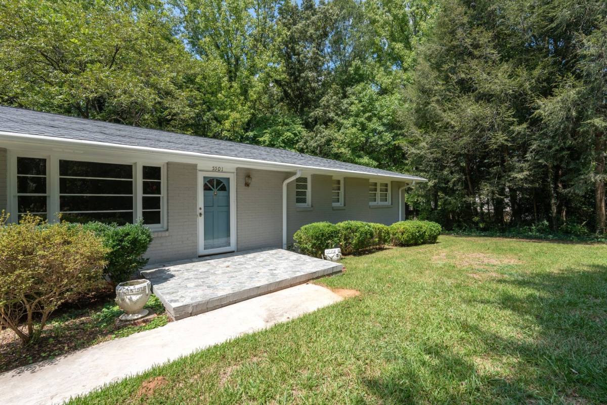 House for rent at 5501 Old Buncombe Rd, Greenville, SC 29609