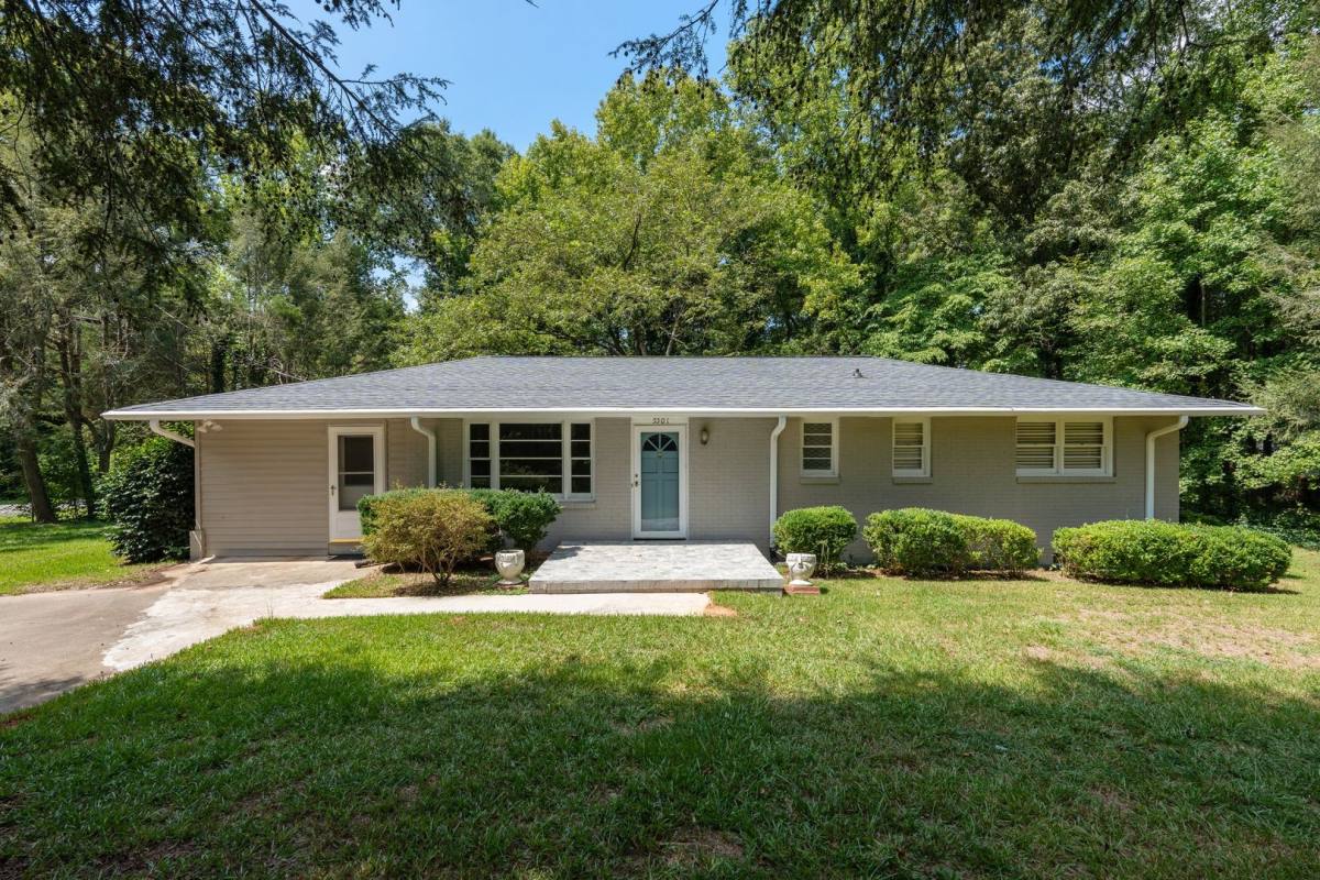 House for rent at 5501 Old Buncombe Rd, Greenville, SC 29609
