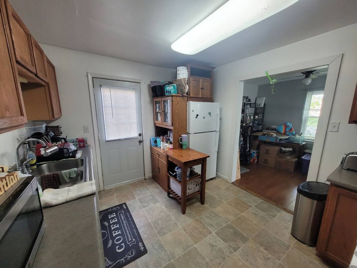 Apartment for rent at 1906-1908 Agnes St, Eau Claire, WI 54701
