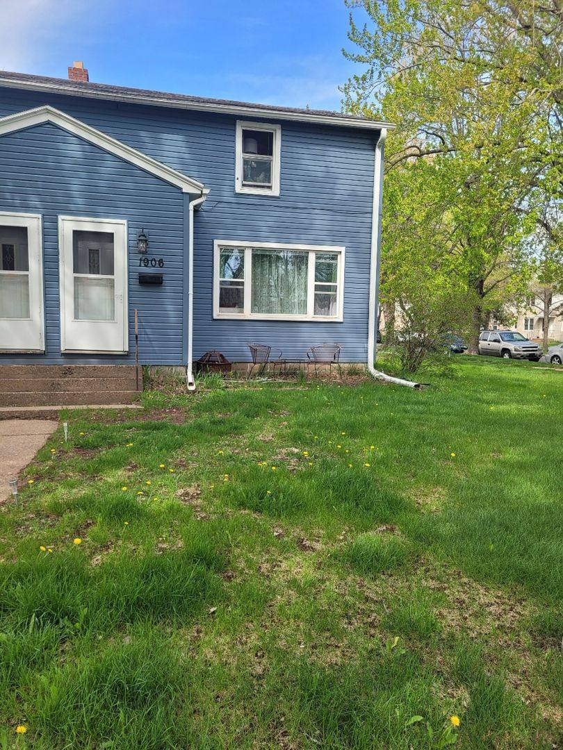 Apartment for rent at 1906-1908 Agnes St, Eau Claire, WI 54701
