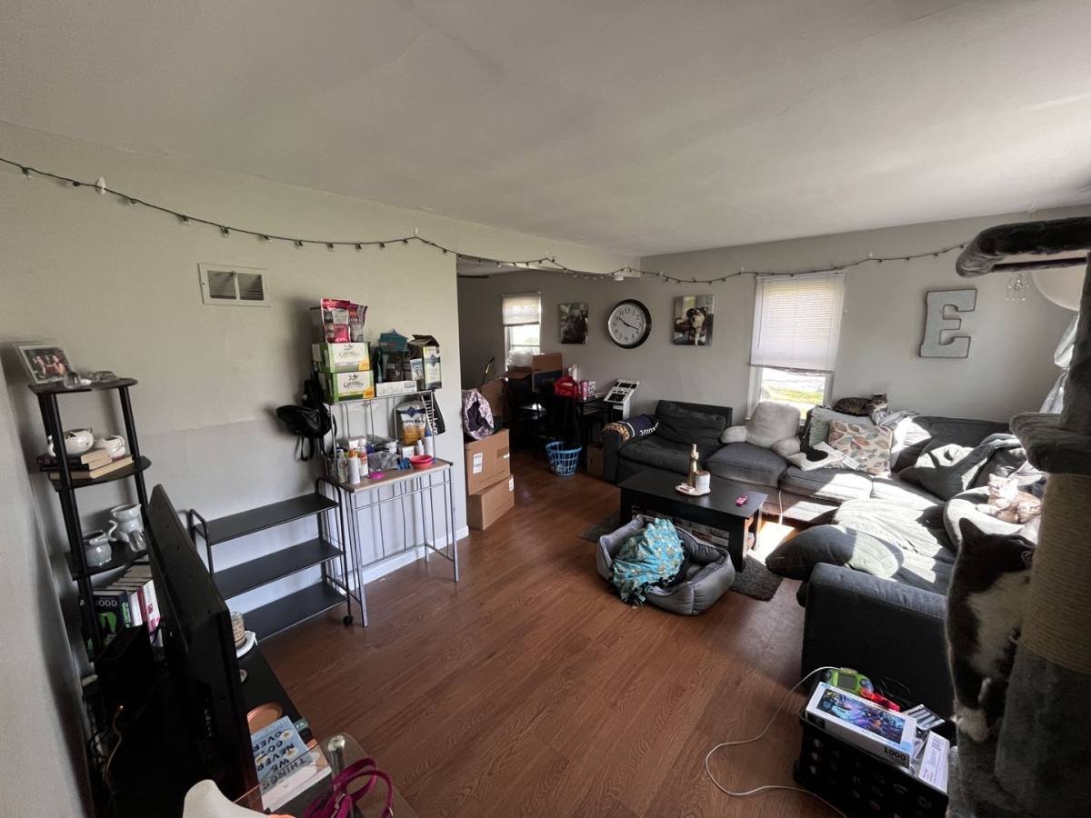 Apartment for rent at 1906-1908 Agnes St, Eau Claire, WI 54701