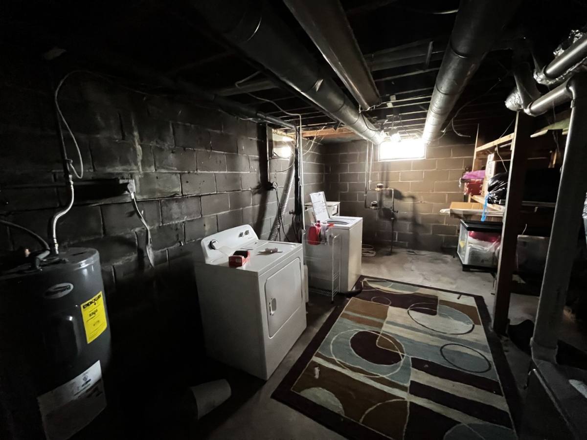 Apartment for rent at 1906-1908 Agnes St, Eau Claire, WI 54701