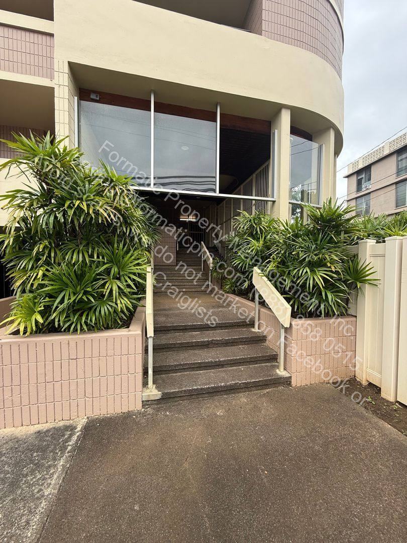 Apartment for rent at 1634 Nuuanu Ave #214, Honolulu, HI 96817