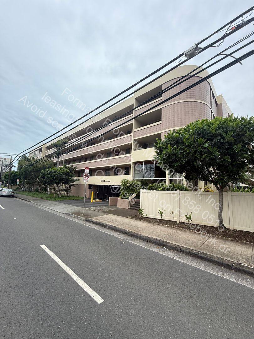 Apartment for rent at 1634 Nuuanu Ave #214, Honolulu, HI 96817