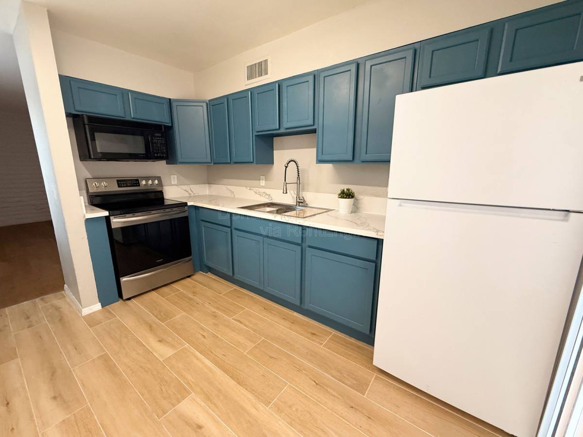 Apartment for rent at 1122 S McClintock Dr #A, Tempe, AZ 85281