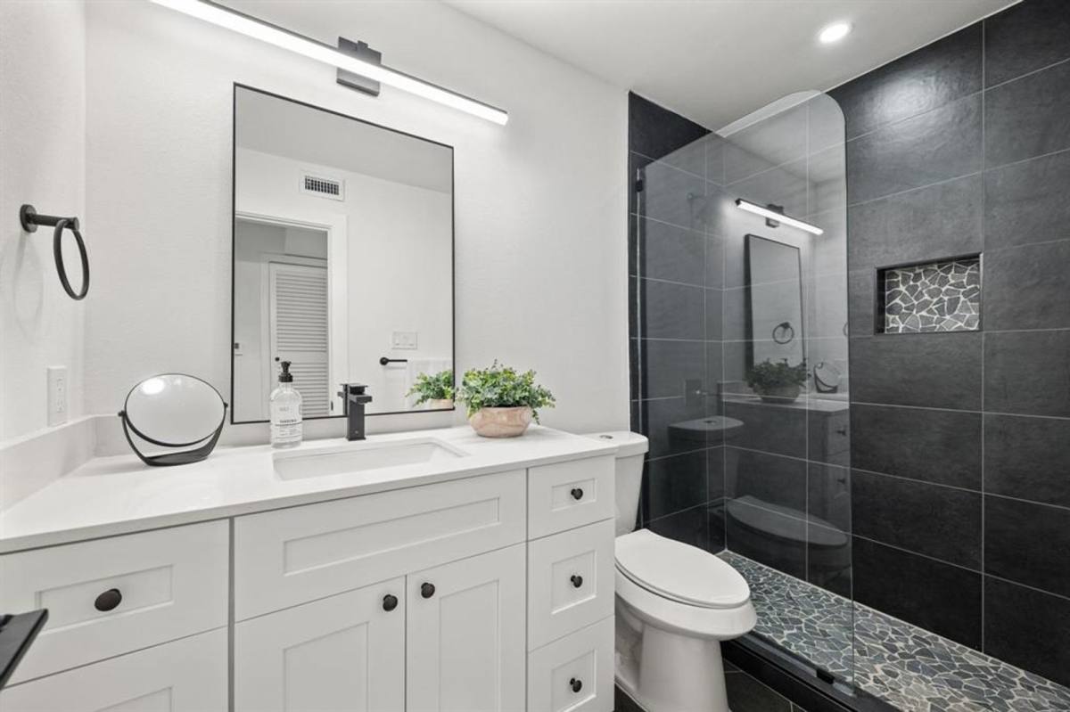 Apartment for rent at 5911 Sheridan Ave, Austin, TX 78723