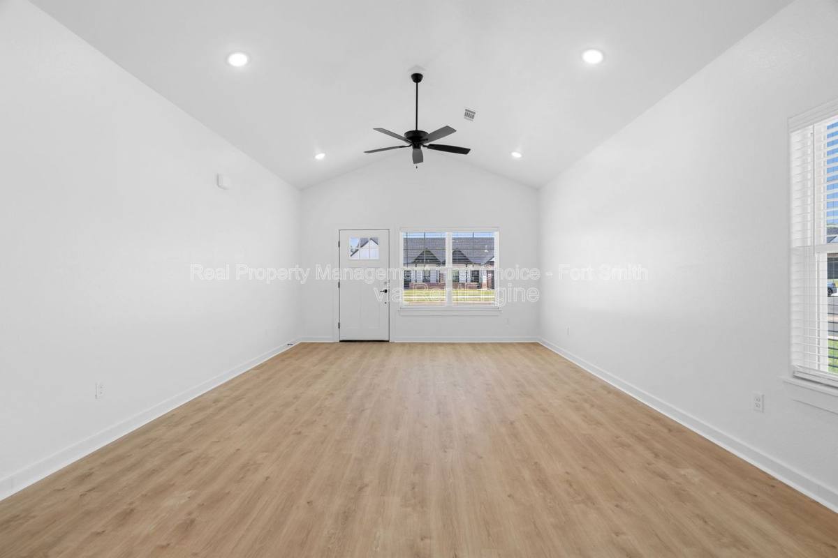 Apartment for rent at 8725 Cantera Dr #B, Fort Smith, AR 72916