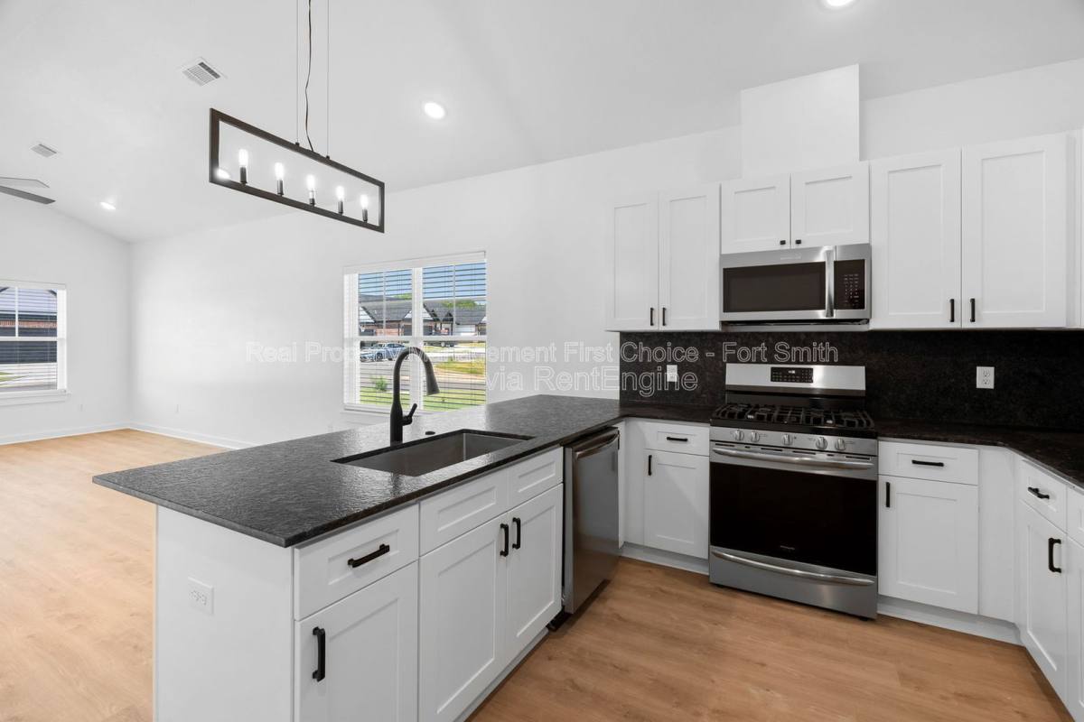 Apartment for rent at 8725 Cantera Dr #B, Fort Smith, AR 72916