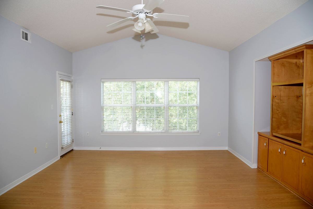 Condo for rent at 1501 N Partin Dr, Niceville, FL 32578