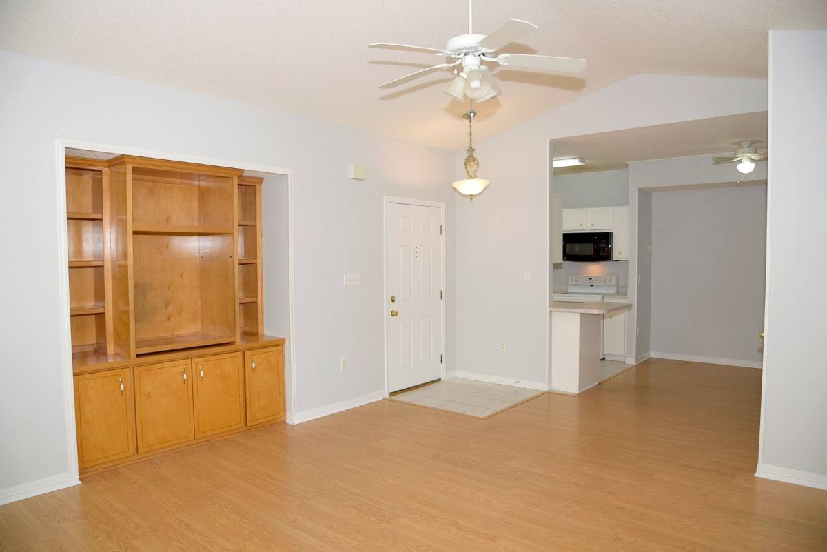 Condo for rent at 1501 N Partin Dr, Niceville, FL 32578