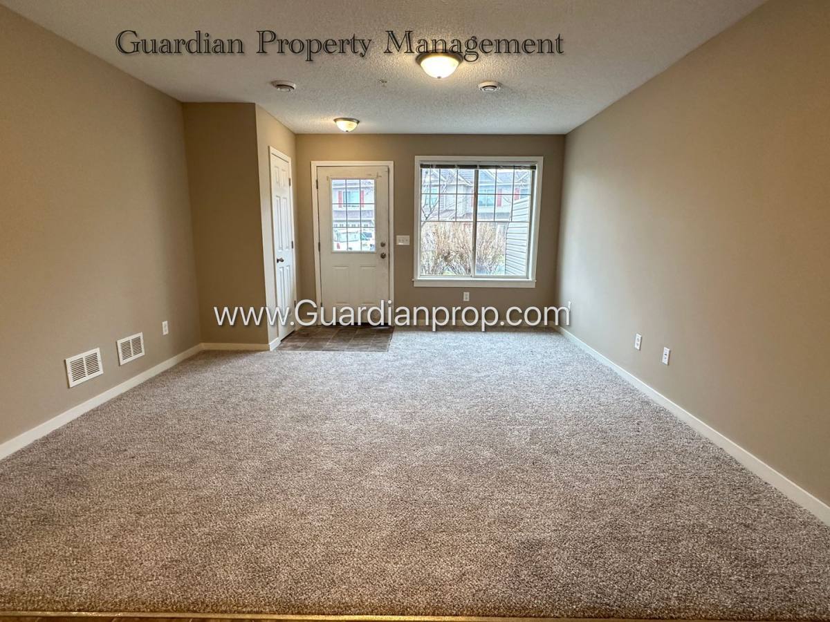 Townhouse for rent at 9927 Vera Cruz Lane N, Minneapolis, MN 55443