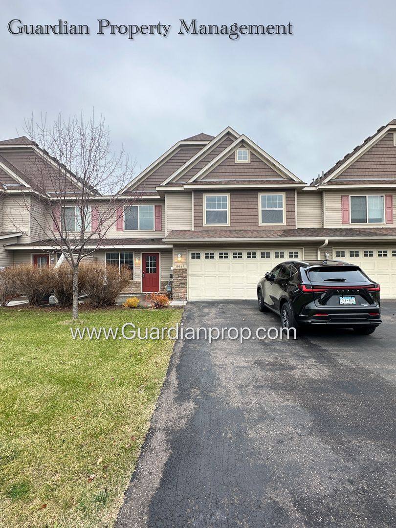 Townhouse for rent at 9927 Vera Cruz Lane N, Minneapolis, MN 55443