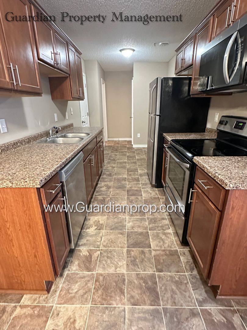 Townhouse for rent at 9927 Vera Cruz Lane N, Minneapolis, MN 55443