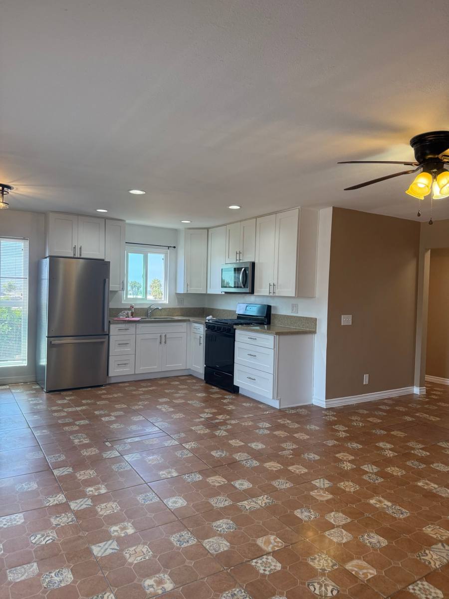 Townhouse for rent at 809 Carey Rd #G, Oceanside, CA 92058