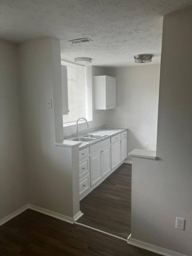 Apartment for rent at 562 Glenwood Ave #1, Cincinnati, OH 45229