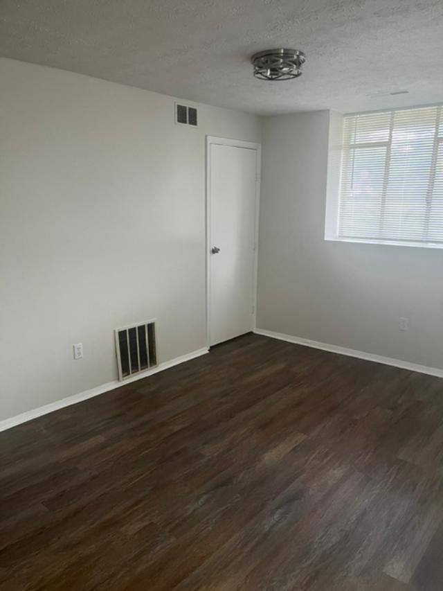 Apartment for rent at 562 Glenwood Ave #1, Cincinnati, OH 45229
