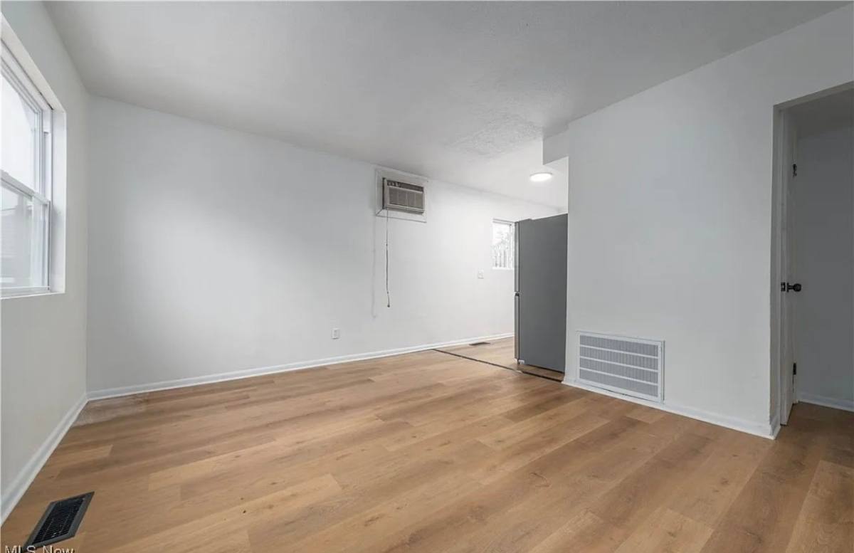House for rent at 3890 E 143rd St, Cleveland, OH 44128