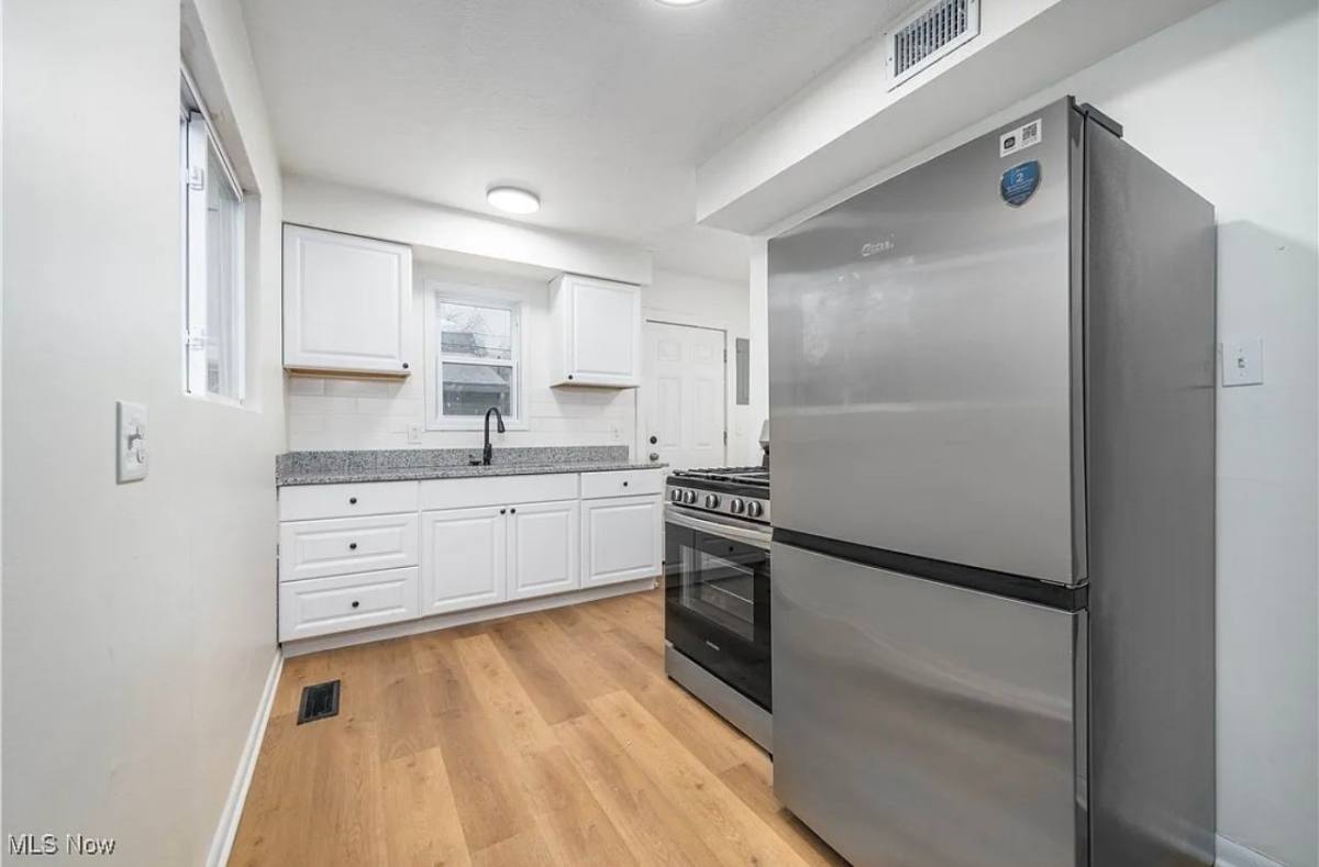 House for rent at 3890 E 143rd St, Cleveland, OH 44128