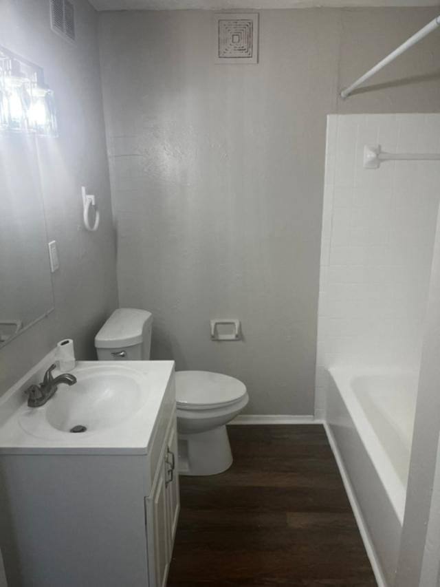 Apartment for rent at 566 Glenwood Ave #5, Cincinnati, OH 45229