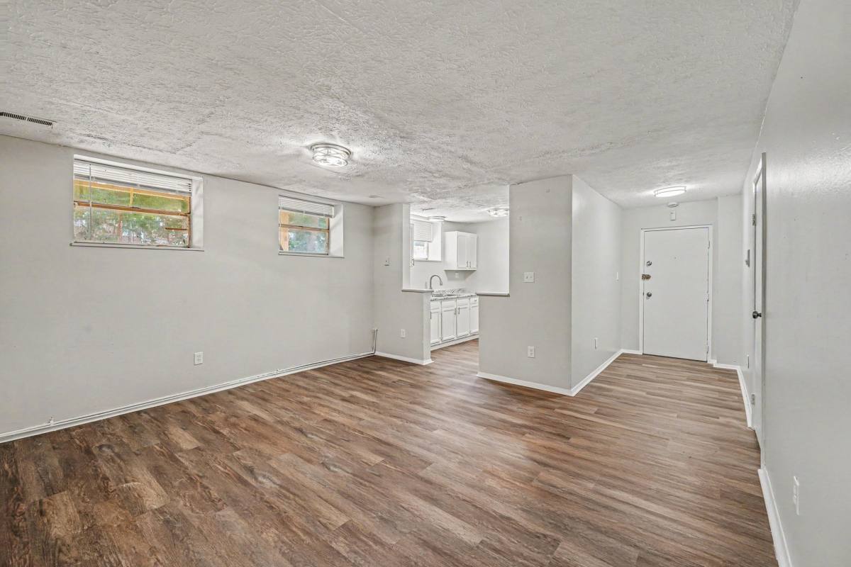 Apartment for rent at 566 Glenwood Ave #5, Cincinnati, OH 45229