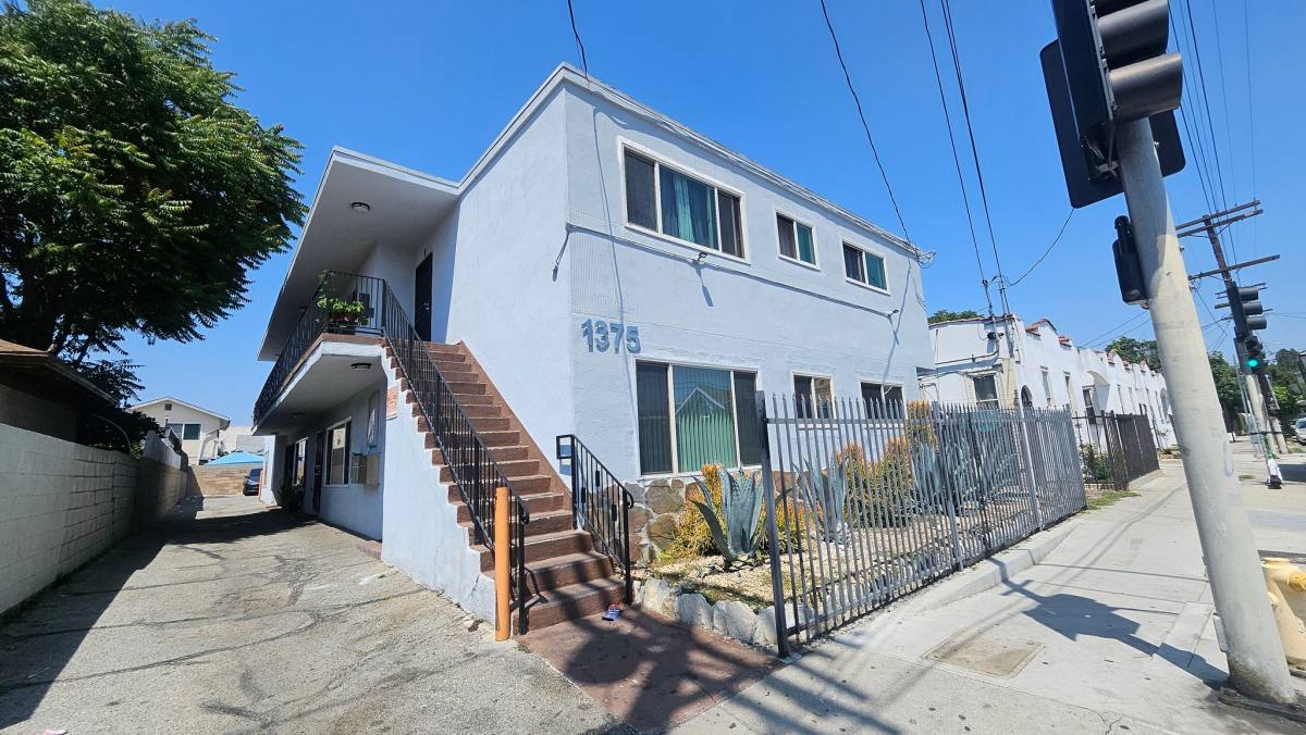 Apartment for rent at 1375 W 20th St #1, Los Angeles, CA 90007