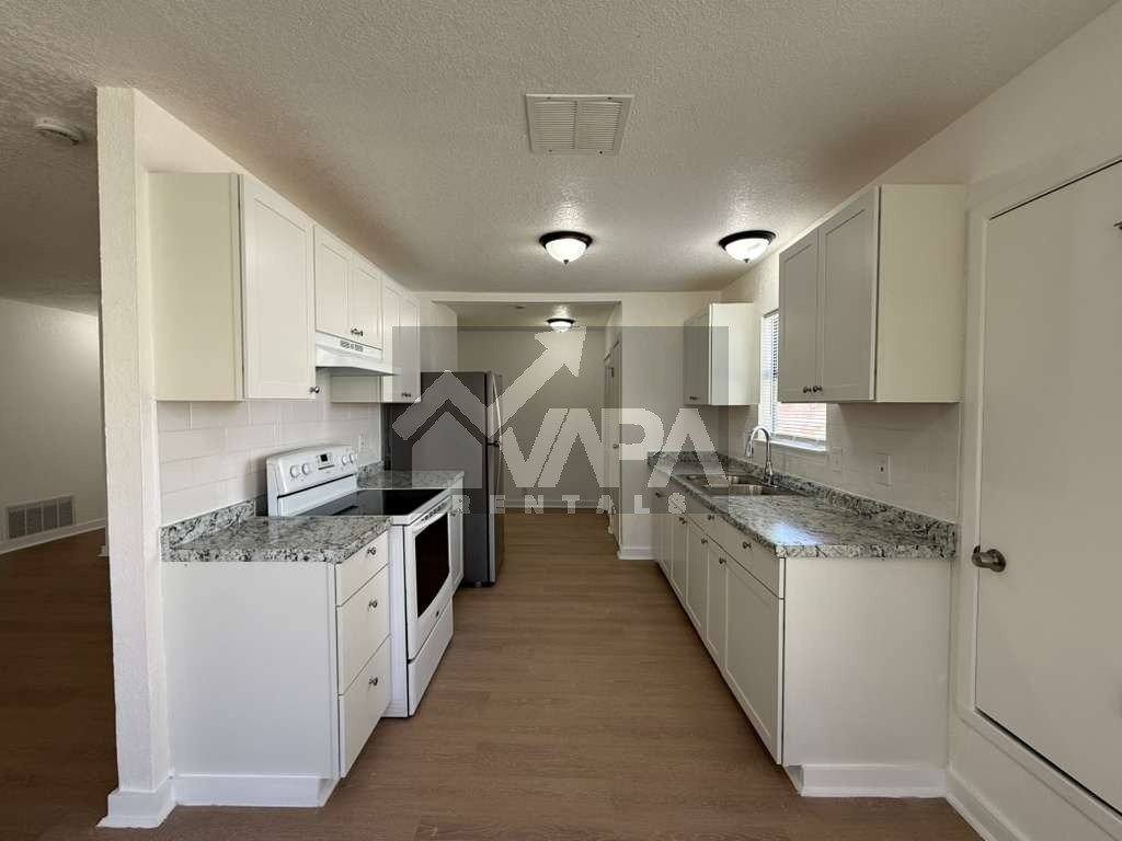 House for rent at 9315 Cliff Way St, San Antonio, TX 78250