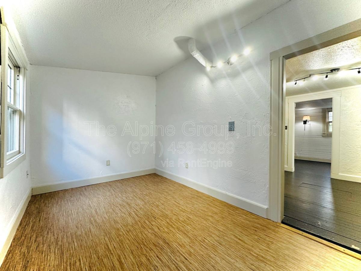 Apartment for rent at 604 NE San Rafael St, Portland, OR 97212