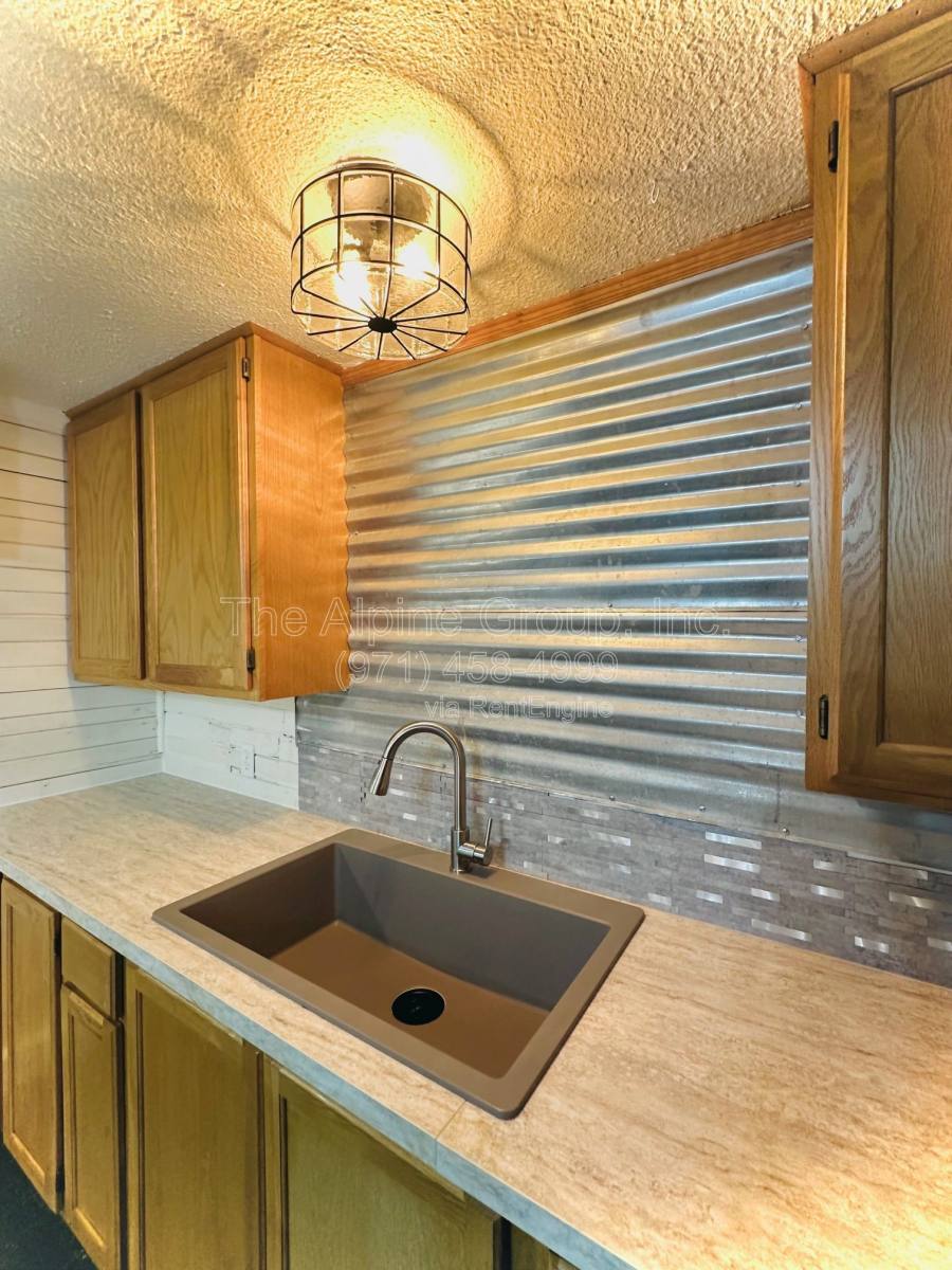 Apartment for rent at 604 NE San Rafael St, Portland, OR 97212