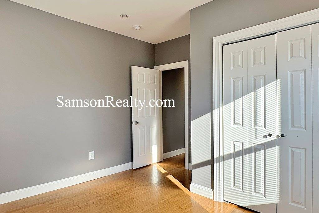 Townhouse for rent at 35 Stadden St #2 3, Providence, RI 02907