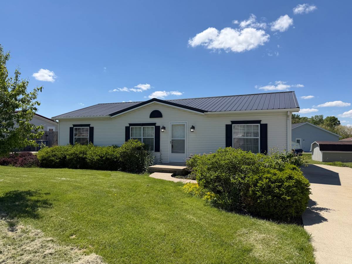 House for rent at 229 Taylor Dr, Wilmington, OH 45177