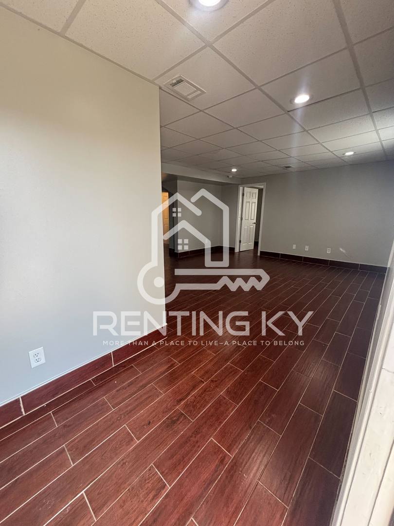 Apartment for rent at 178 S Killarney Lane, Richmond, KY 40475