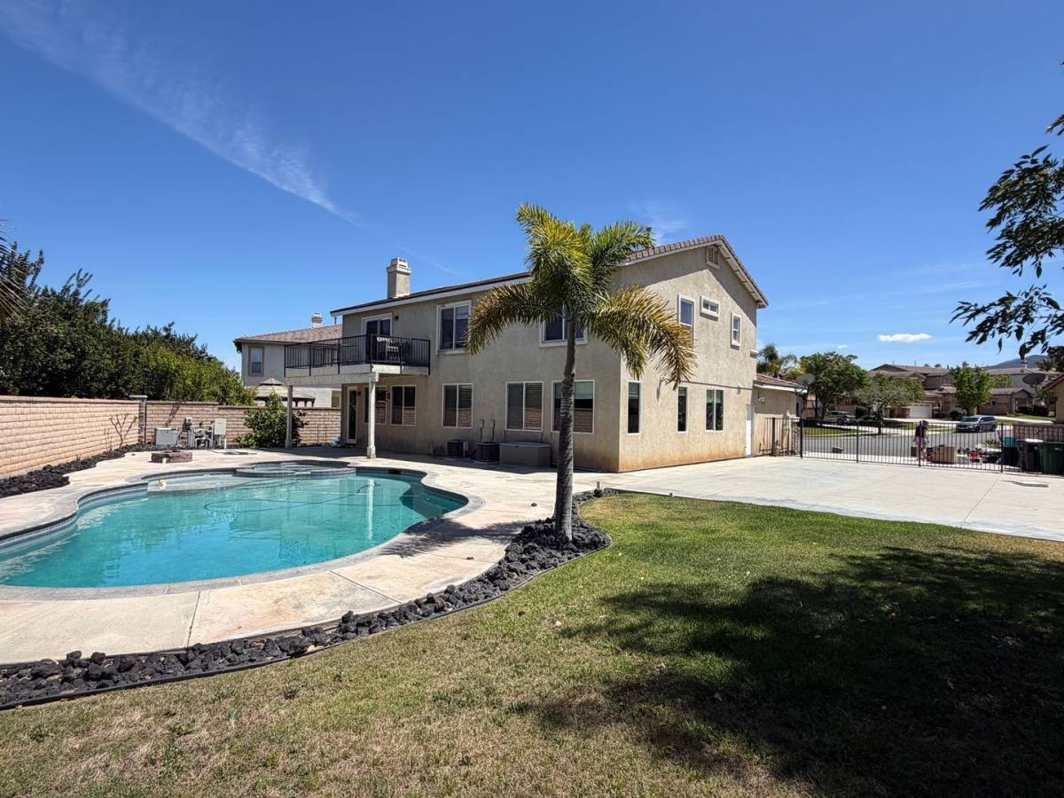 House for rent at 885 Alsace Dr, Corona, CA 92882