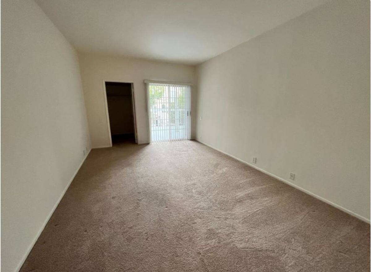 Apartment for rent at 1440 Rexford Dr, Los Angeles, CA 90035