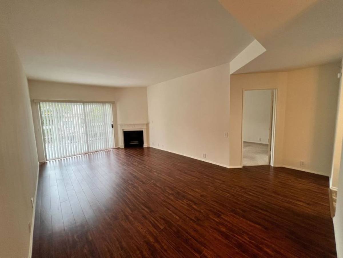 Apartment for rent at 1440 Rexford Dr, Los Angeles, CA 90035