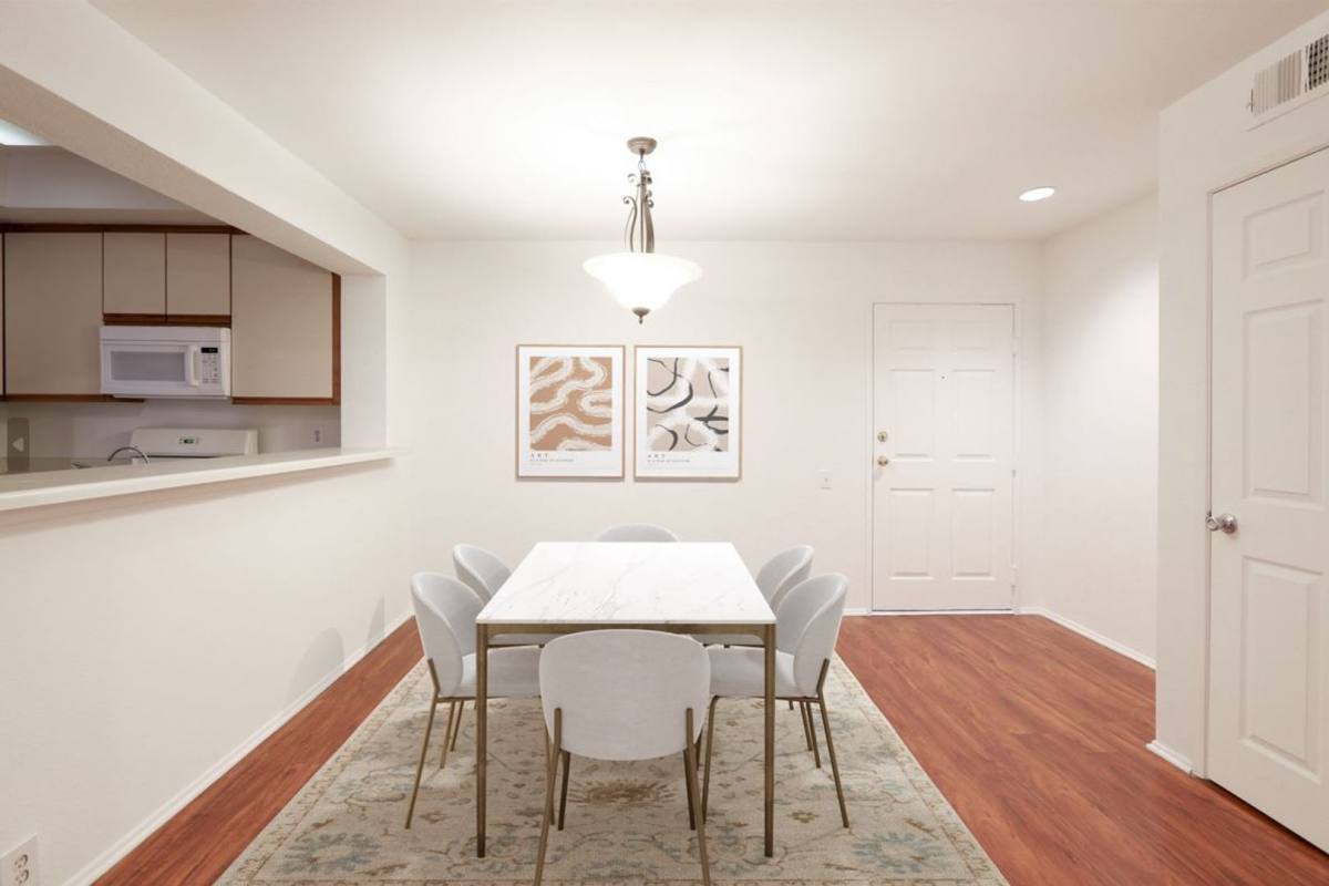 Apartment for rent at 1440 Rexford Dr, Los Angeles, CA 90035