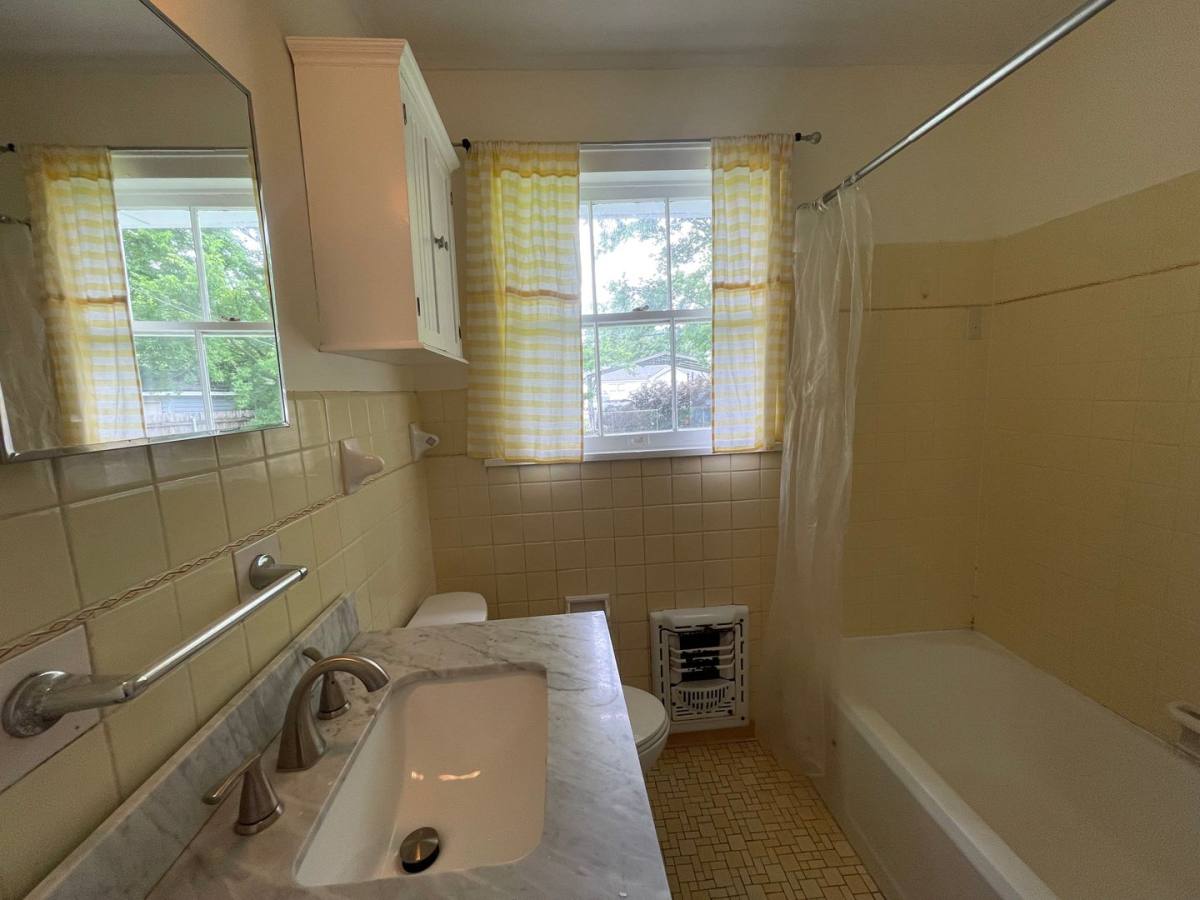House for rent at 216 Pennsylvania Ave, Shreveport, LA 71105