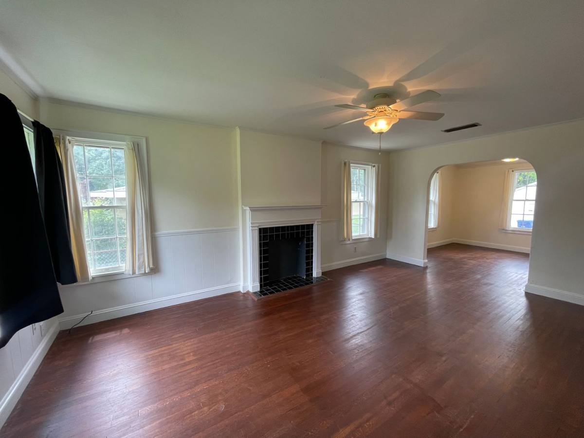 House for rent at 216 Pennsylvania Ave, Shreveport, LA 71105