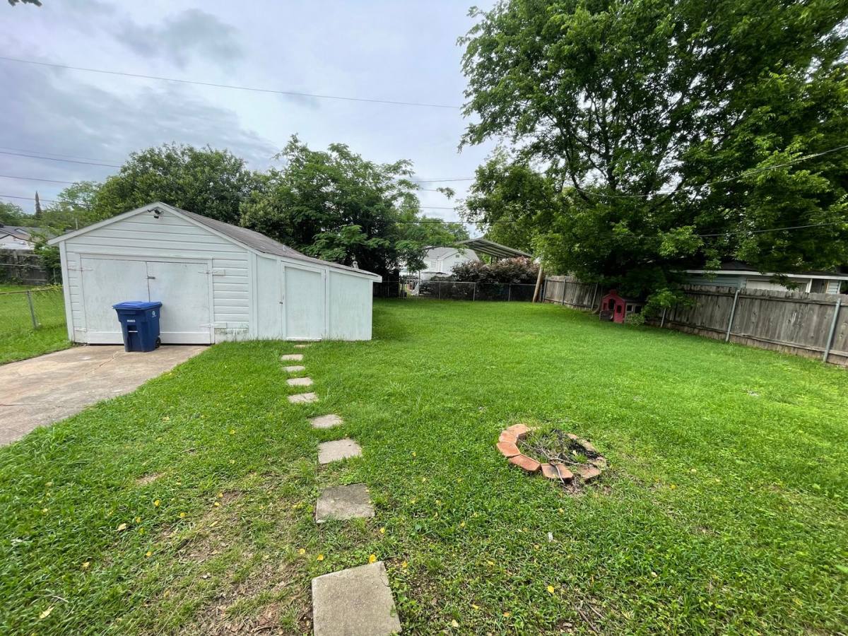 House for rent at 216 Pennsylvania Ave, Shreveport, LA 71105