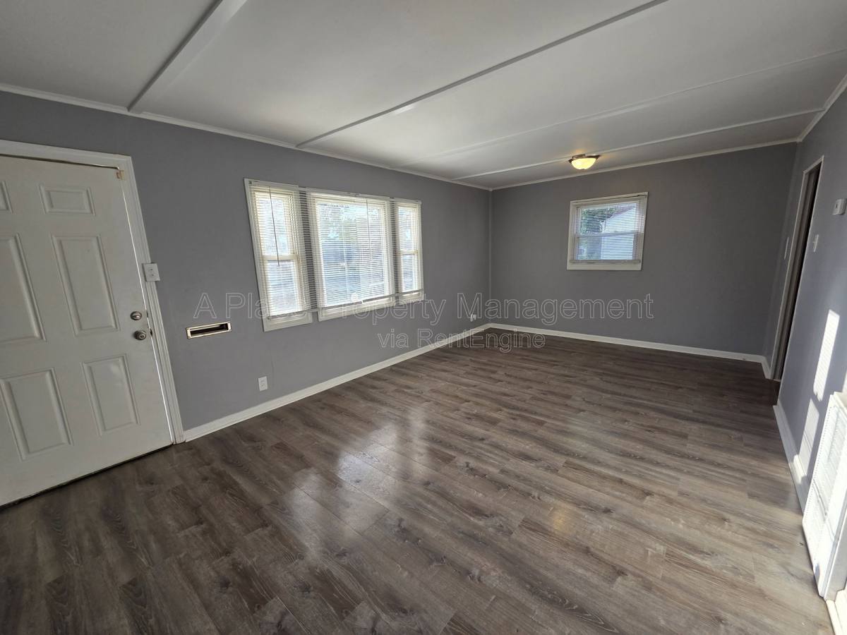 House for rent at 6042 Hancock Ave, Saint Louis, MO 63134