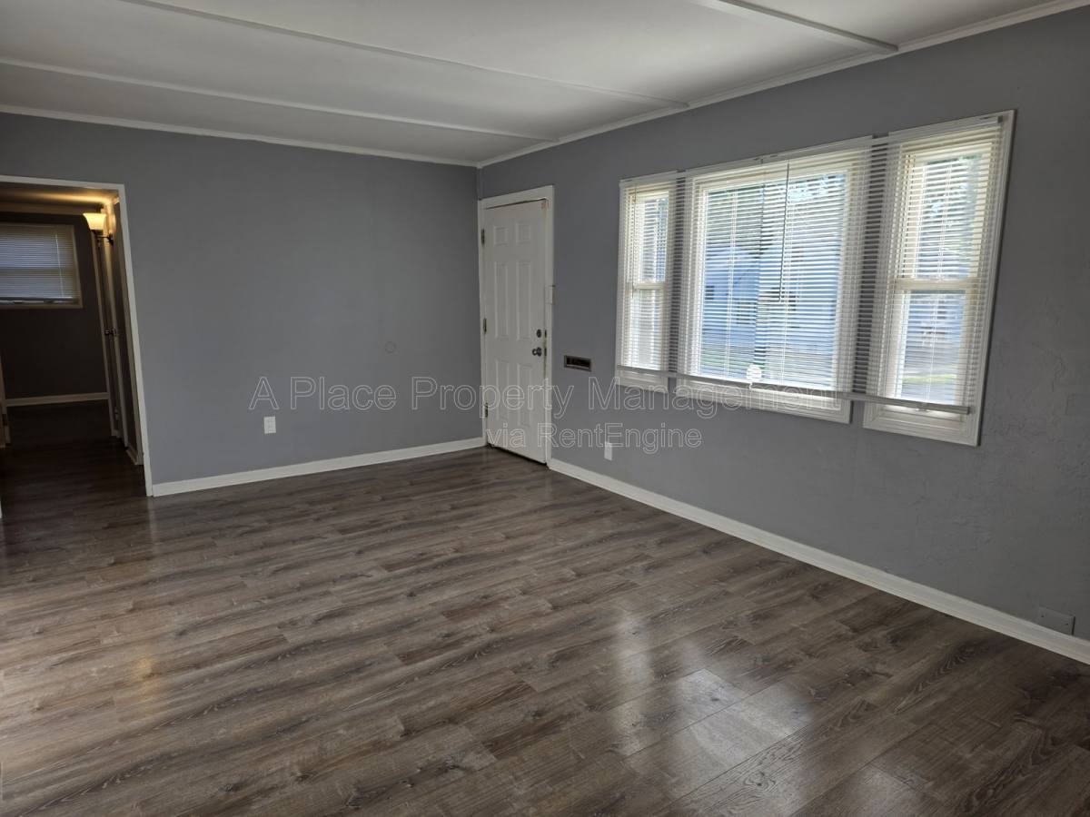 House for rent at 6042 Hancock Ave, Saint Louis, MO 63134