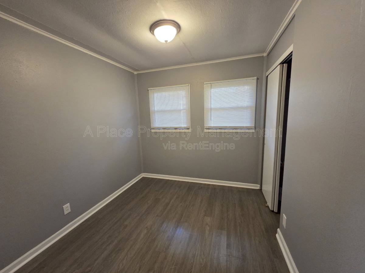 House for rent at 6042 Hancock Ave, Saint Louis, MO 63134